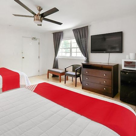 Oyo Hotel Coral Gables - Miami Airport Екстер'єр фото
