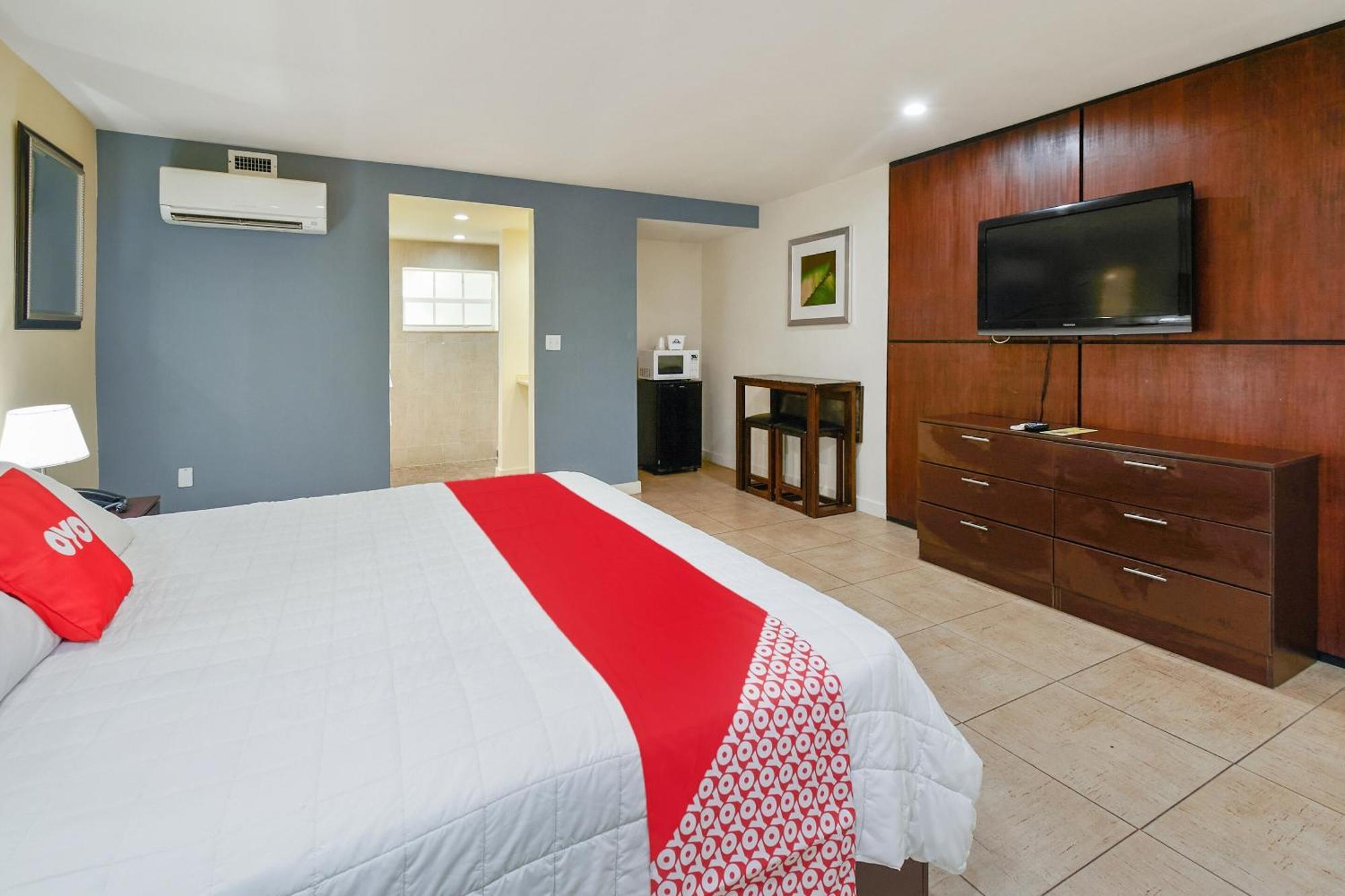 Oyo Hotel Coral Gables - Miami Airport Екстер'єр фото