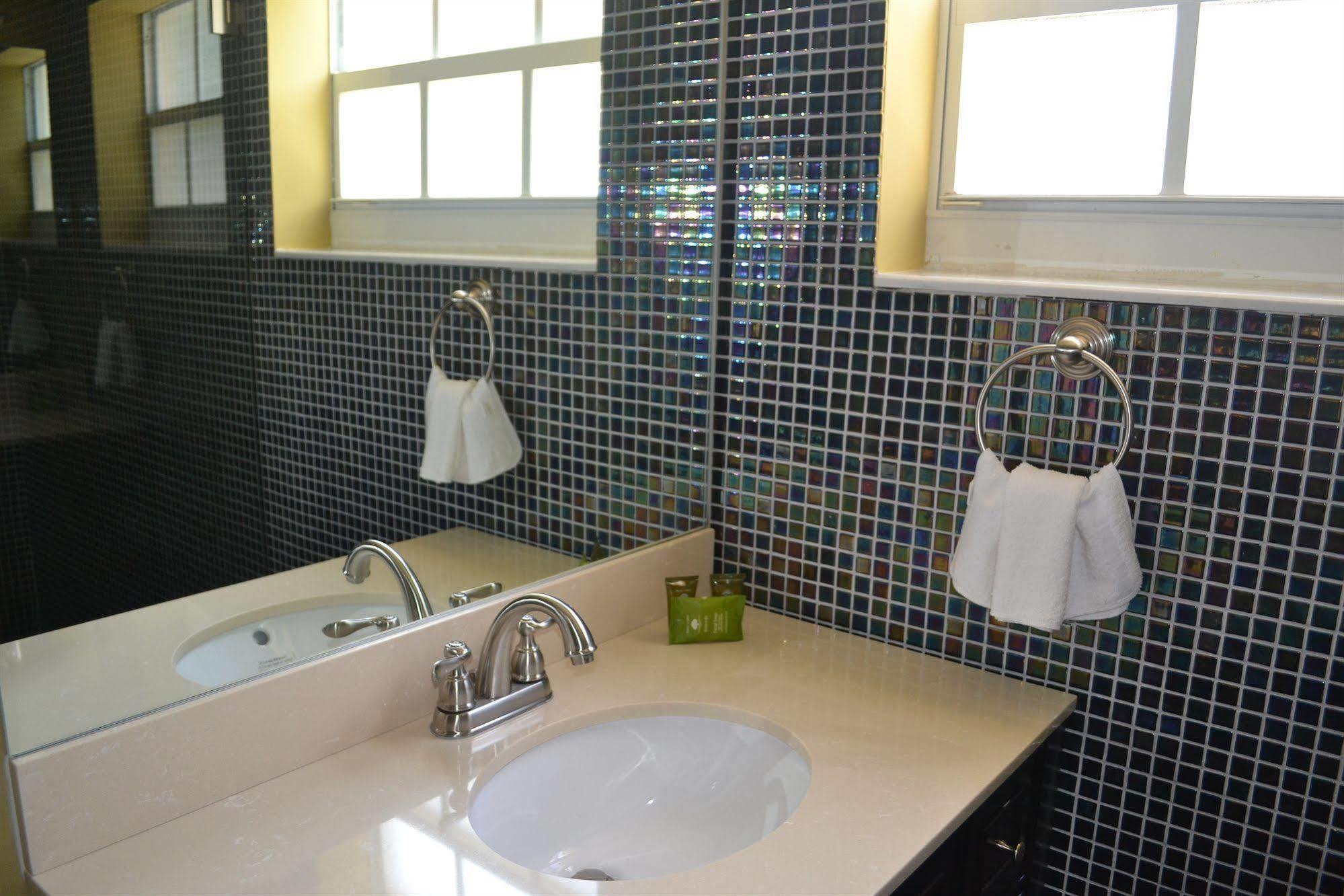 Oyo Hotel Coral Gables - Miami Airport Екстер'єр фото