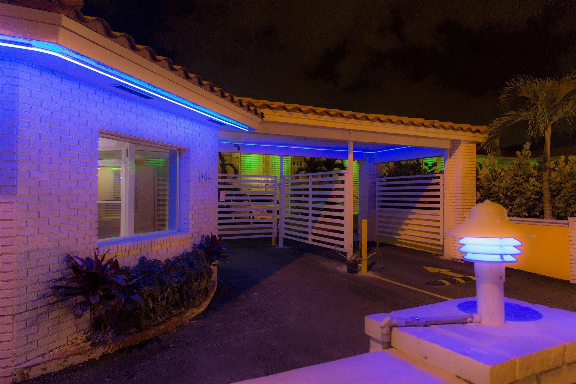 Oyo Hotel Coral Gables - Miami Airport Екстер'єр фото